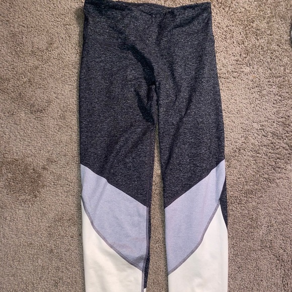 Old Navy HighWaisted Elevate CozeCore Leggings - Picture 2 of 5